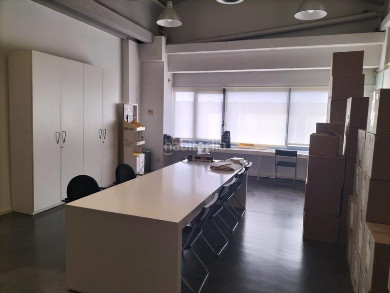 Foto b74b569c-4380-4b8c-a788-b4d0cba429b5. Industrial building in Eixample Sabadell