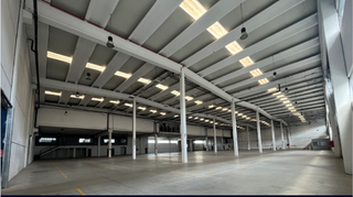 Lloguer Nau industrial a Llinars del Vallès. Nave instalada en llinars del valles frente ap7. muelles de carg
