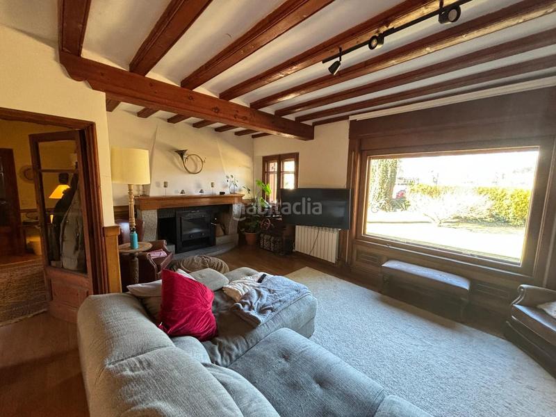 Foto a98eb56e-984d-4217-8e5c-e7453fc9dd34. Casa amb calefacció a Puigcerdà