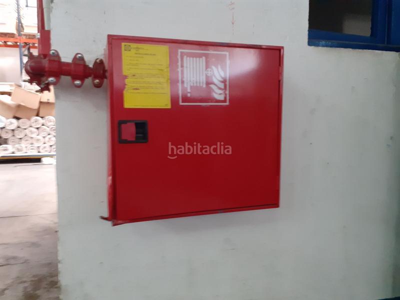 Foto 3d50026a-07a5-4d43-acf3-e11f2582db4a. Rent industrial building in Centre Hospitalet de Llobregat (L´)