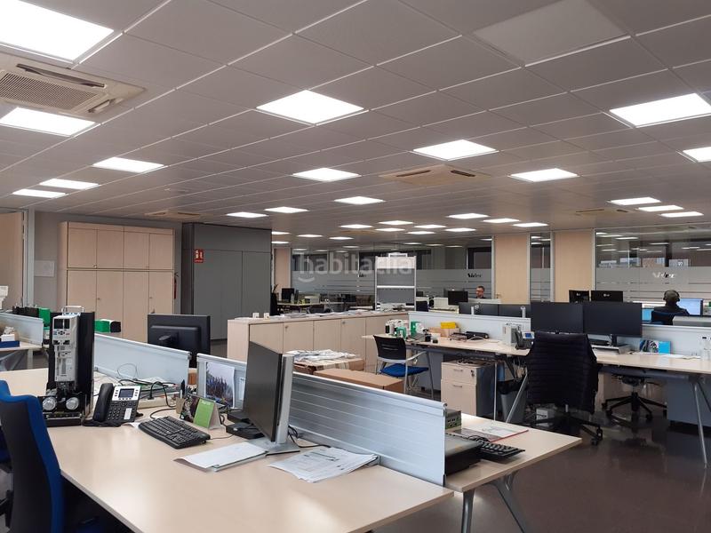 Foto 9c4f0b83-7a17-4450-a856-f138025032ed. Affitto capannone industriale in Granvia LH Hospitalet de Llobregat (L´)