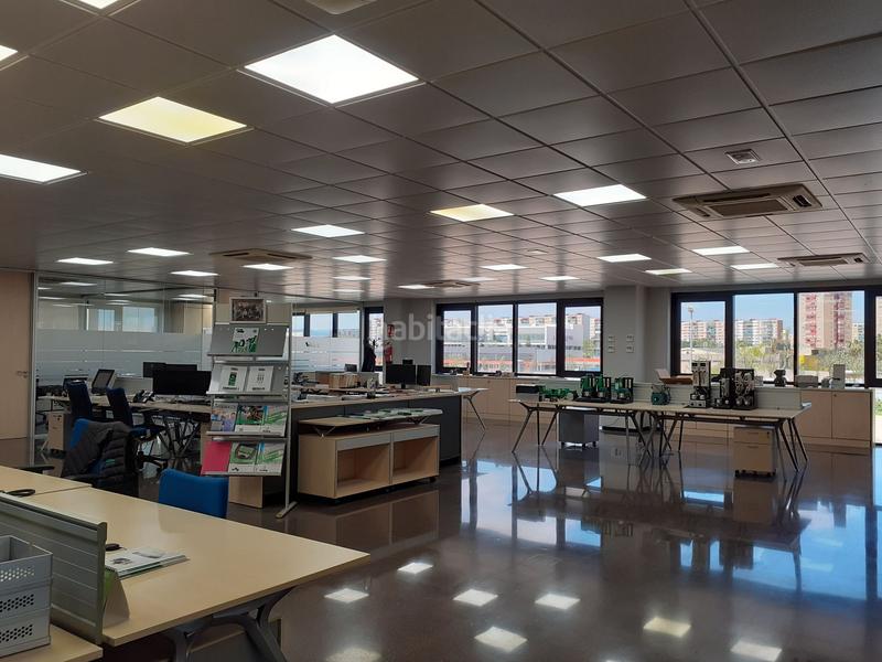 Foto 31df9f2f-6855-4973-ba8c-6e36c76e90d6. Rent industrial building in Granvia LH Hospitalet de Llobregat (L´)