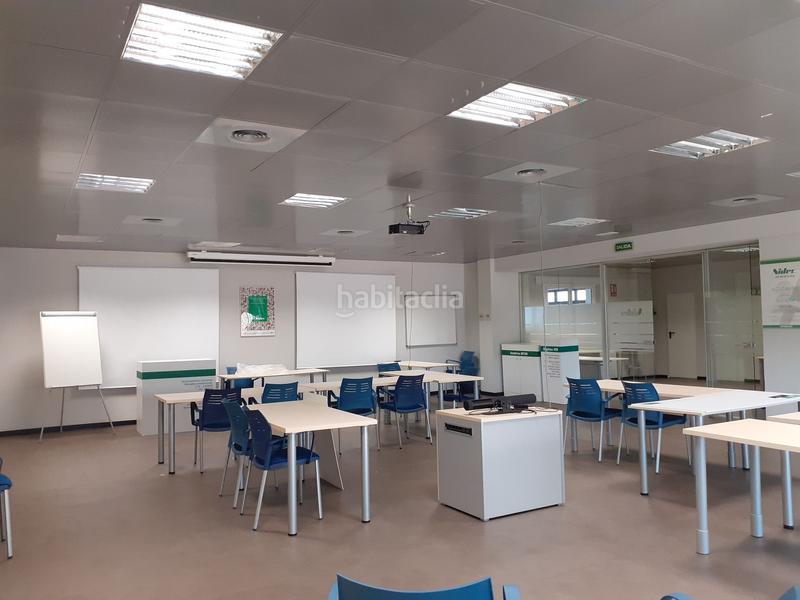 Foto 3c29eafa-8901-4e18-9867-246e4c944340. Rent industrial building in Granvia LH Hospitalet de Llobregat (L´)