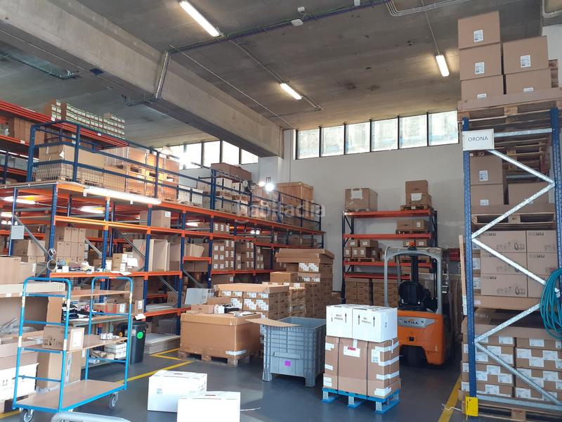 Foto 42ec9cce-fbe5-417c-9f55-fd979877bd6c. Rent industrial building in Granvia LH Hospitalet de Llobregat (L´)