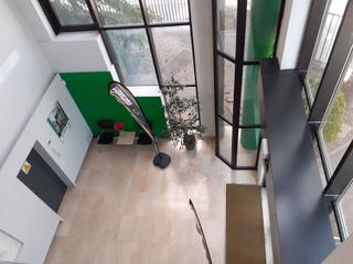 Alquiler Nave industrial en Granvia LH. Edificio corporativonave aislado tipo c en perfectas condiciones