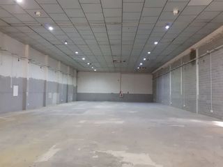 Location Bâtiment à usage industriel à La Verneda - La Pau. Nave diafana de 800m2. esta en zona afectada por el plan urbanis