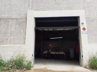Location Bâtiment à usage industriel à Sarrià. Local industrialnave de 300m2, local a reformar. se concede care