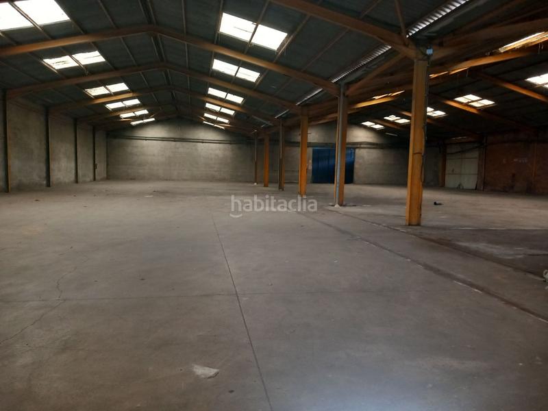 Foto 3a42d614-50fd-45d6-9cd0-dd5ae083f1f7. Nave industrial nave con gran patio en Torrelavit