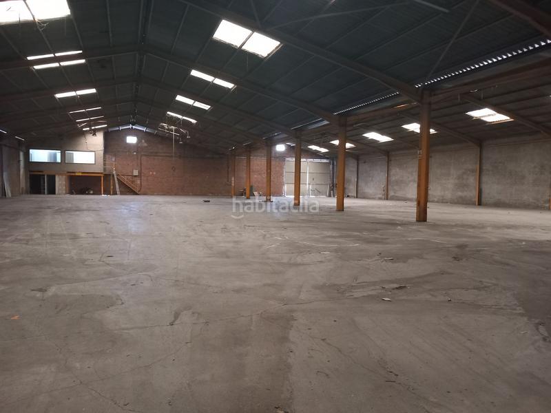 Foto c9c0934f-26b2-4412-8d7c-99ae4088ce45. Nave industrial nave con gran patio en Torrelavit