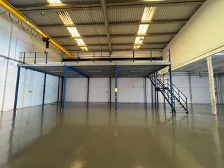 Miete Fabrikhalle in Sant Joan-TV3. Nave de 875m2 lista para entrar, nave con patio. con puente grua