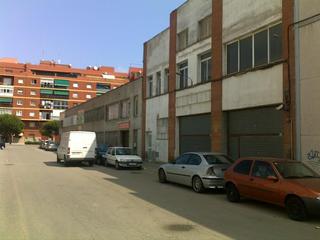 Nau industrial a Zona Industrial. Nave de 1.120 m2 en 2 plantas, dispone de 2 montacargas y pozo d