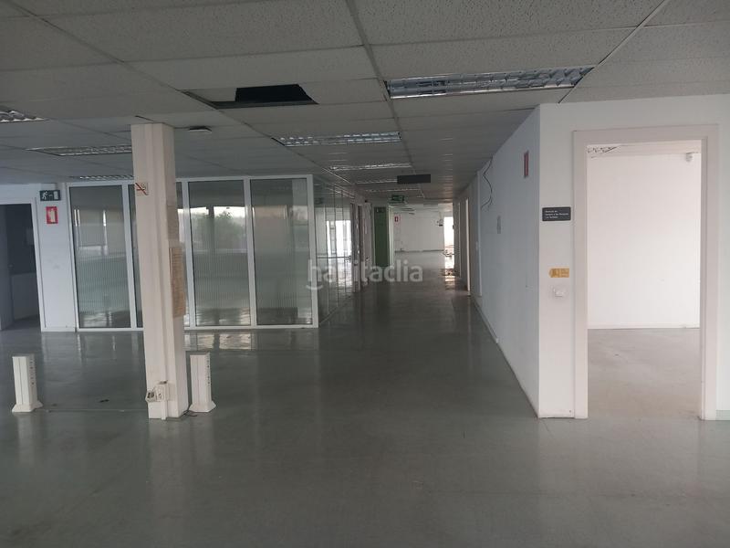 Foto 9eb09b13-946a-4634-a92e-f42c01d1a3ca. Miete büro in Tres Torres Barcelona