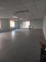 Lloguer Local Comercial a Tres Torres. Local alquiler calle angl.