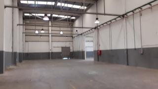 Lloguer Nau industrial a Montmeló. Nave tipo a de 875m2. buena ubicacion, patio delantero 2 plazas