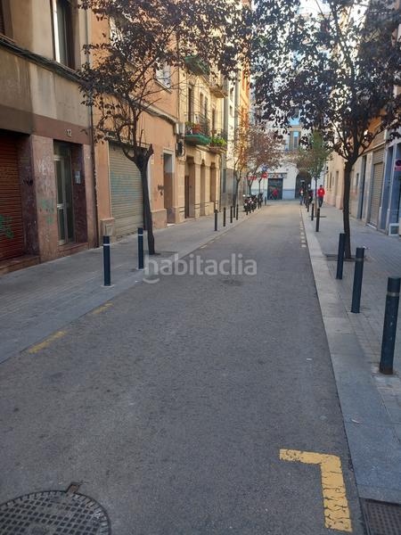 Foto 085b191c-1359-4b91-8f2d-c9f8d7810123. Local comercial  en zona de Collblanc en Hospitalet de Llobregat (L´)