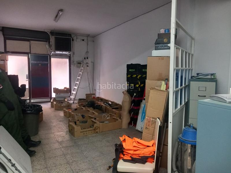 Foto 4f387f60-69fd-4651-ad01-f85c245db616. Local comercial  en zona de Collblanc en Hospitalet de Llobregat (L´)