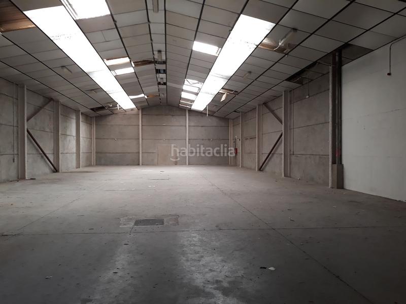 Foto ec812340-ace9-4e91-8127-5446674ad87d. Alquiler nave industrial nave equipada en Gorg Badalona