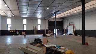 Location Bâtiment à usage industriel à Almeda - El Corte Inglés. Nave de 335m2 lista para entrar. practicamente diafana.