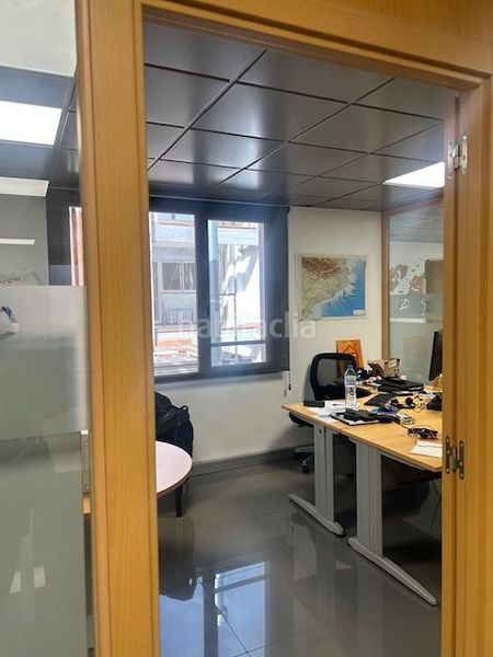 Foto 26b1cf8a-8bbf-4320-bc88-ef37144de1c6. Miete büro mit heizung in La Nova Esquerra de l´Eixample Barcelona