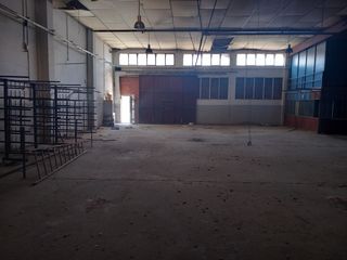 Location Bâtiment à usage industriel à Centre. Nave en normativa