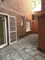 Flat in Tres Torres. Bajos con terraza reformado en sarriatres torres