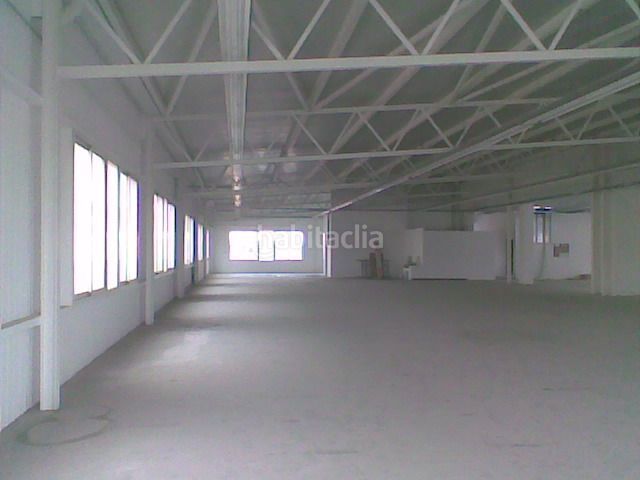 Foto 63cd02af-c529-4a41-b8a6-d79d8533840f. Nau industrial a Fontsanta-Fatjó Cornellà de Llobregat