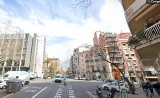 Pis a Baix Guinard�. Piso en venta calle padilla con licencia turistica.