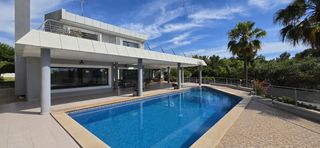 Xalet a Santa Ponça. Amplia villa con apartamento de invitados, piscina privada y gra