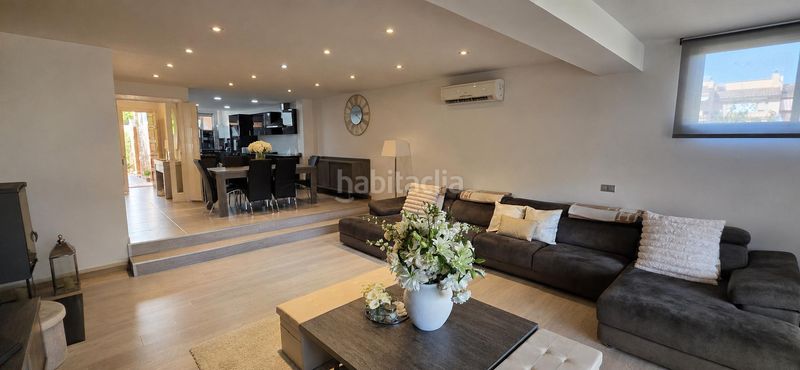 Foto 0e9fa7ac-a24c-42ec-bdac-d591966f4e44. Casa adossada amb aparcament a Palmanova Calvià