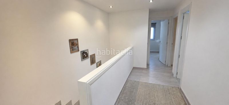 Foto 5f46f55a-47d4-420c-b098-677b04616af0. Casa adossada amb aparcament a Palmanova Calvià
