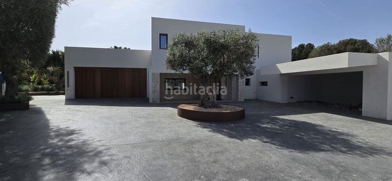 Foto b7959242-3a73-472d-af3d-9cc858cbd913. Xalet amb piscina a Santa Ponça Calvià