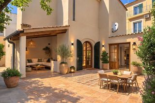 Chalet à Andratx. Casa en el centro de andratx con vado y espacio para 4 coches