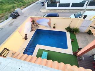 Casa adossada a Burguillos. Casa adosada esquinera con piscina en una ubicacin privilegiada