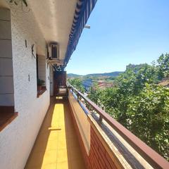 Pis a Pont Vell. Piso amplio con 4 habitaciones