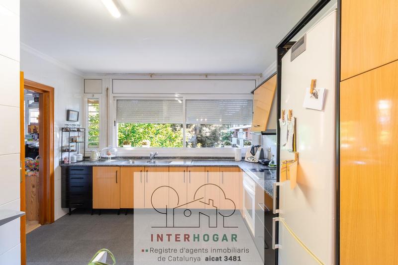 Foto f35ee1d0-070c-4822-8140-c3c5a28766a1. Maison jumelée avec parking dans Sant Ramón Cerdanyola del Vallès