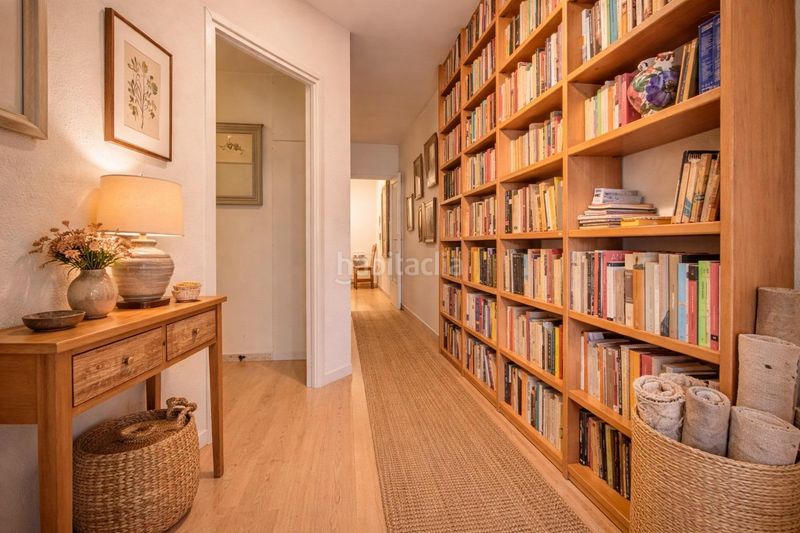 Foto d67d8181-f153-4c8e-8997-266541f1cd22. Piso vivienda con terraza, ascensor con excelente ubicación en Sant Cugat del Vallès