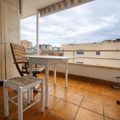 Attique à Serraparera. Ático en venta con ascensor, plaza de parking, buena edificación