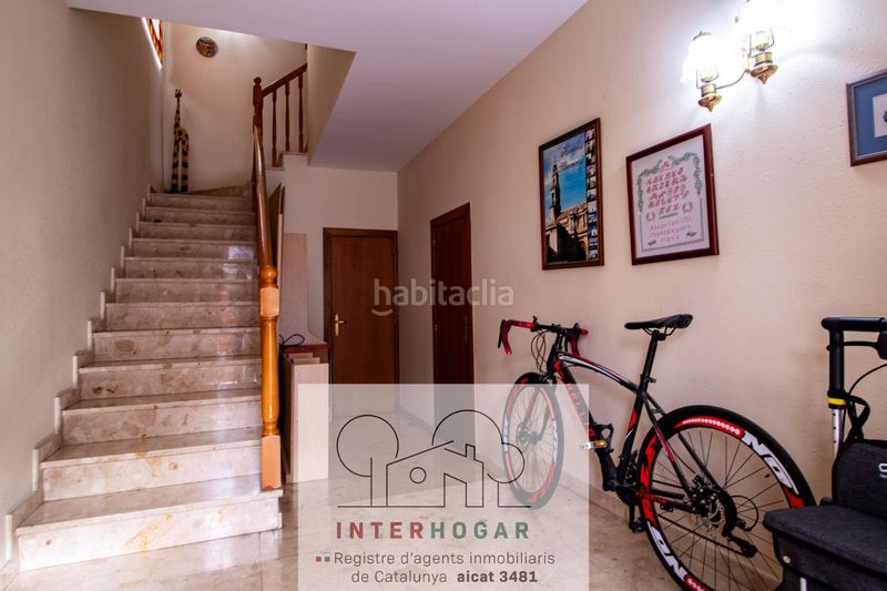 Foto 18d531ee-b47e-4159-a083-08d8574edaaf. Casa  sola a cuatro vientos en Serraparera zona centro cívico en Cerdanyola del Vallès