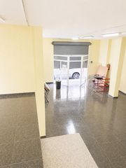 Rent Business premise in Casc Antic. Local en alquiler