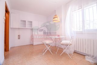 Rent Apartment in Catalunya - Fontetes. Piso muy céntrico