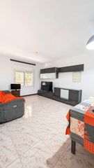 Pis a Centre-Cordelles. Amplio piso de 92 m2 con ascensor, 4 habitaciones y excelente di