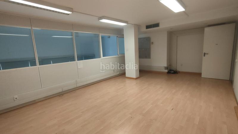 Foto 457c7caa-2dbb-4886-b61b-dec8e7144bd8. Alquiler local comercial en carrer de nicaragua 48 local en alquiler en el barrio de Sants . en Barcelona