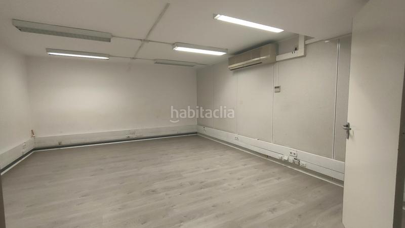 Foto 600d8605-8cc4-491c-b1dd-34f11c15b292. Alquiler local comercial en carrer de nicaragua 48 local en alquiler en el barrio de Sants . en Barcelona