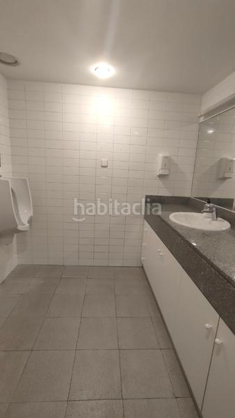 Foto b322d293-b4b3-4052-8995-e1c33993c22c. Alquiler local comercial en carrer de nicaragua 48 local en alquiler en el barrio de Sants . en Barcelona