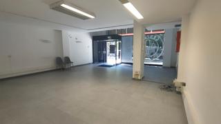 Miete Geschäftsraum in Carrer de nicaragua 48. Local en alquiler en el barrio de sants en barcelona.