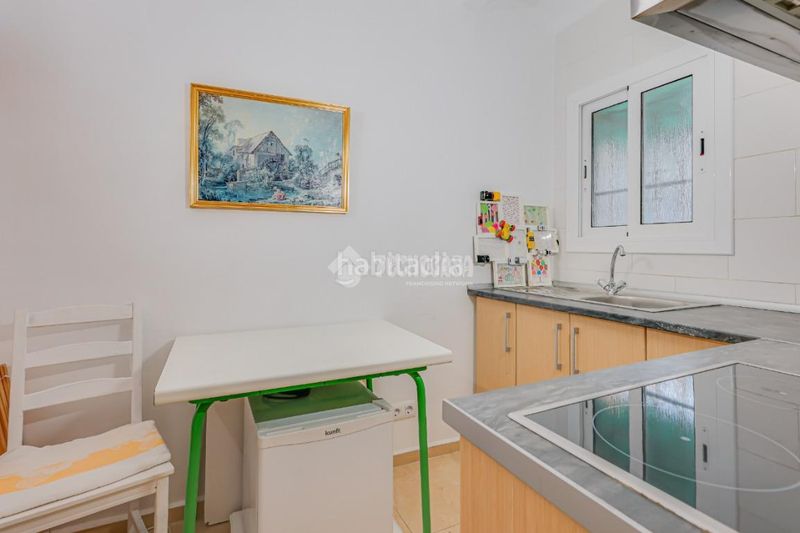 Foto 3c064e27-d1a1-4e27-8b79-d7d5cbd73436. Estudi a Can Vidalet Esplugues de Llobregat