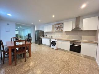 Local Comercial a Pubilla Cases. Tienda en venta en lhospitalet de llobregat