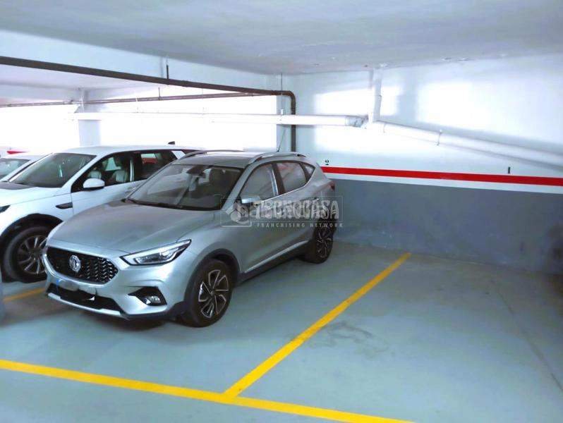 Foto 97f60ca8-9d32-463a-93ae-4482d7c52a69. Parking coche boxplaza de garaje en venta en La Plana Esplugues de Llobregat