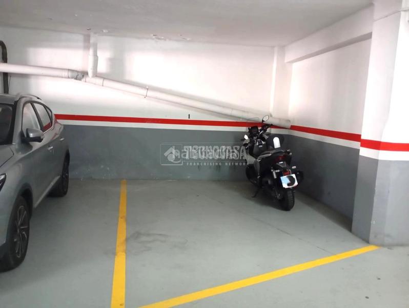 Foto afde3c4b-3a51-4715-89fe-2803f69d073d. Parking coche boxplaza de garaje en venta en La Plana Esplugues de Llobregat