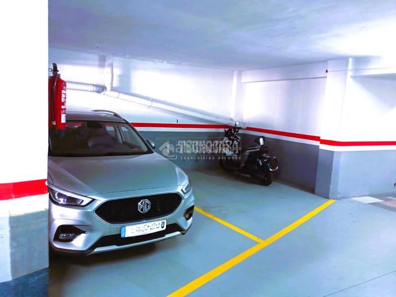 Foto d7abe5b4-7d5b-4b01-90d0-54fc3ef6dc62. Parking coche boxplaza de garaje en venta en La Plana Esplugues de Llobregat